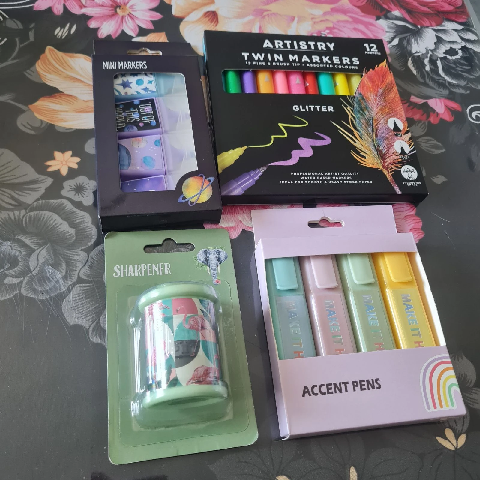 Lot de fournitures  – photo 2